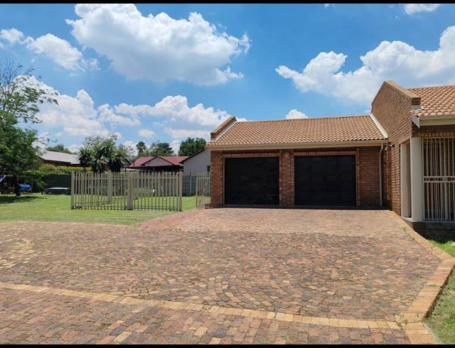 3 BEDROOM PROPERTY TO RENT IN RAVENSWOOD